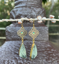 Load image into Gallery viewer, Perhenite Quartz Earrings
