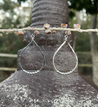 Load image into Gallery viewer, Minimalist Silver Teardrop Earrings
