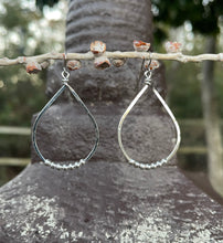 Load image into Gallery viewer, Minimalist Silver Teardrop Earrings
